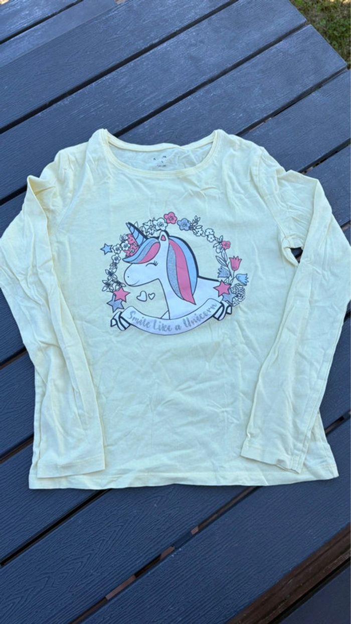 Lot de 2 t shirt manches longues jaune et rose Kiabi fille taille 10 ans - photo numéro 2