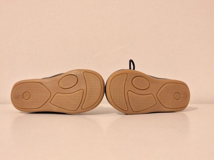 Chaussures en cuir 20 Neuves - photo numéro 4