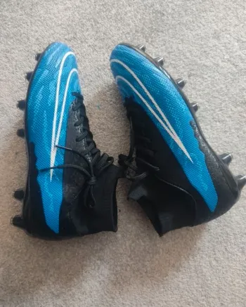 Crampons chaussures de football taille 38