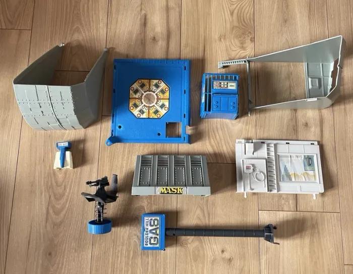 Mask boulder hill kenner