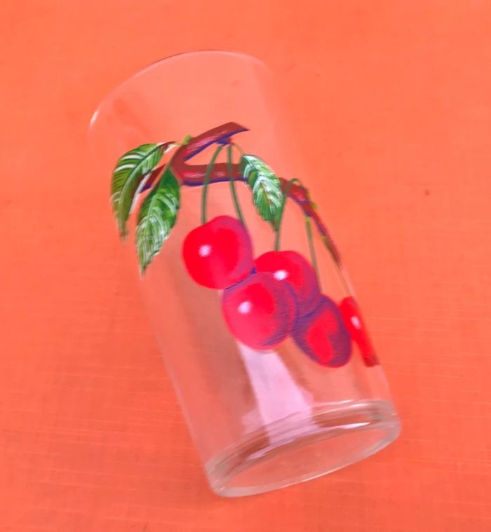 2 Verres décorés Poire / Cerise Reims France - photo numéro 3