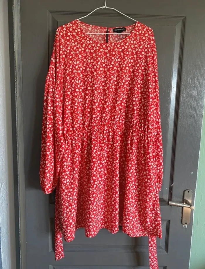 Robe rouge à motifs ceinture élastique taille 50