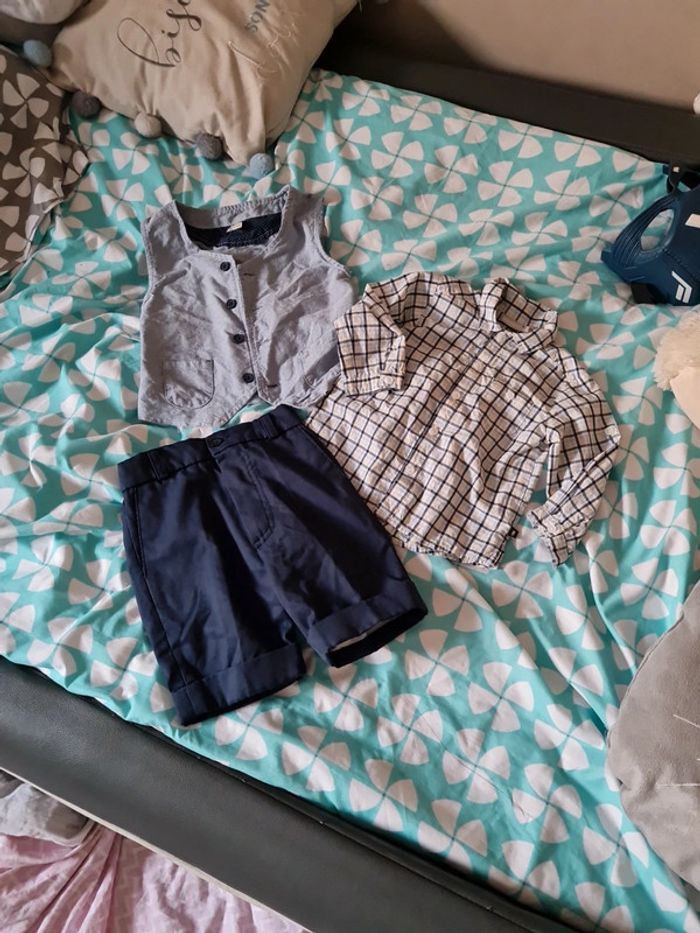 Ensemble habillé 12 mois excellent etat