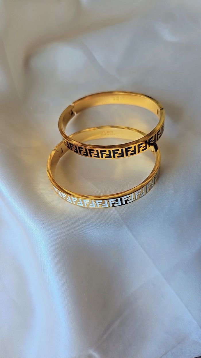 Très jolie bracelet jonc - photo numéro 2
