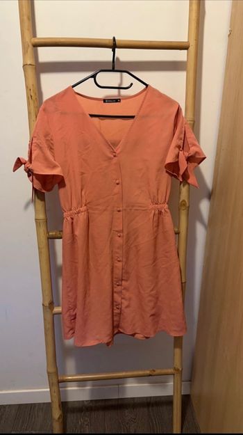 Robe à boutons corail
