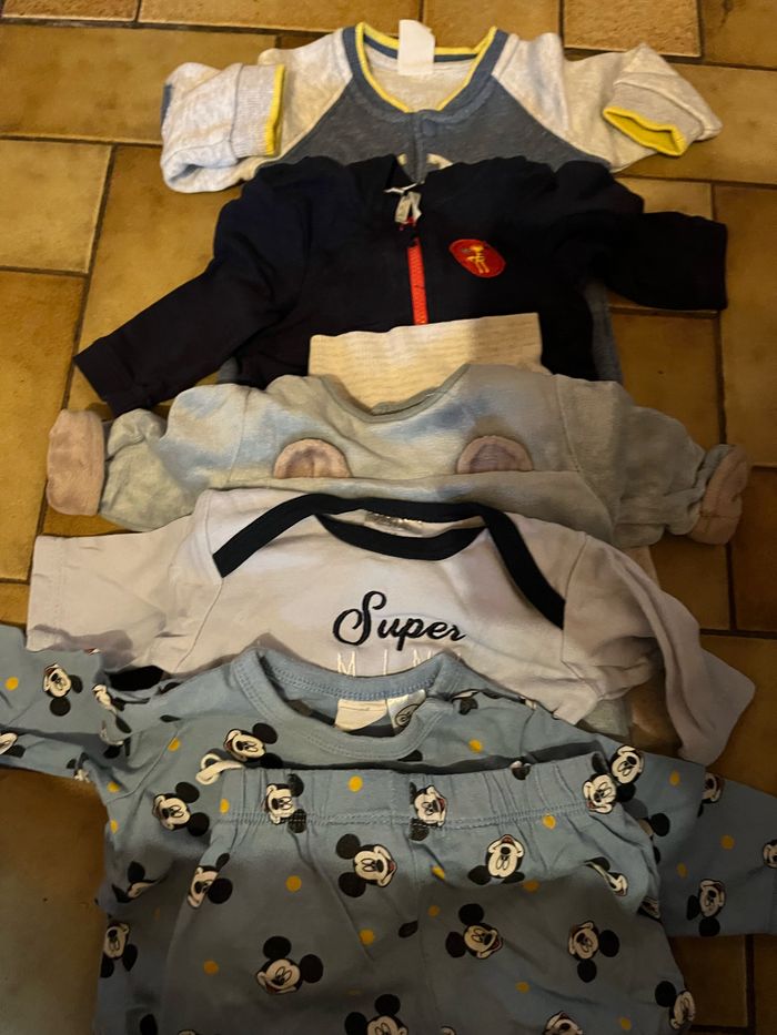 Gros lots taille 1 mois