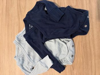 Lot 2 bodies naissance KIABI – très bon état