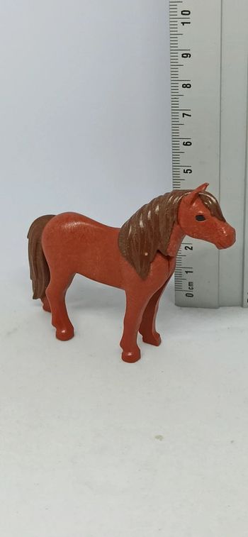 Poulain marron avec crinière marron playmobil