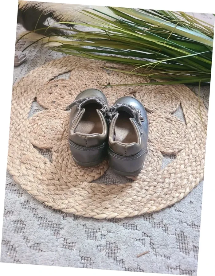 Chaussure taille 22 - photo numéro 3