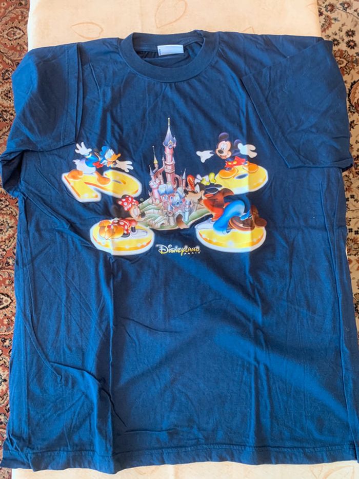 t-shirt bleu marine disneyland paris