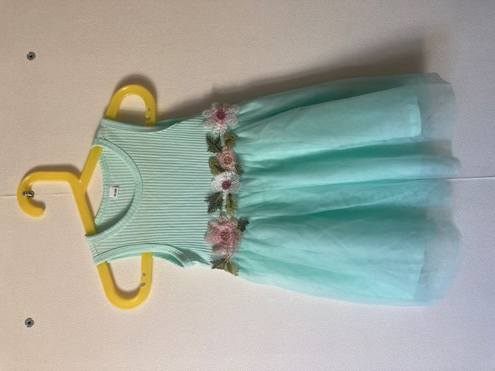 ensemble robe fleuri avec tulle et gilet court - photo numéro 2