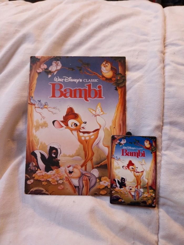Pins et carte disney bambi