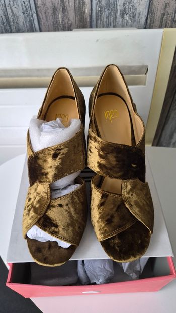 Sandales 👡 talon neuf 