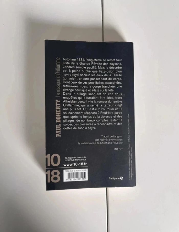 Roman policier « Le masque d’Oriflamme » de Paul Doherty - photo numéro 3