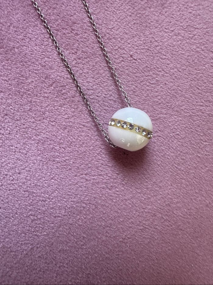 Collier avec pendentif - photo numéro 3