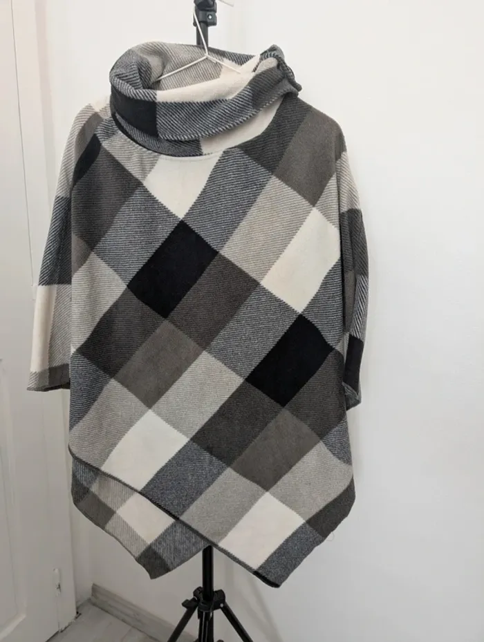 Poncho T.U - photo numéro 2