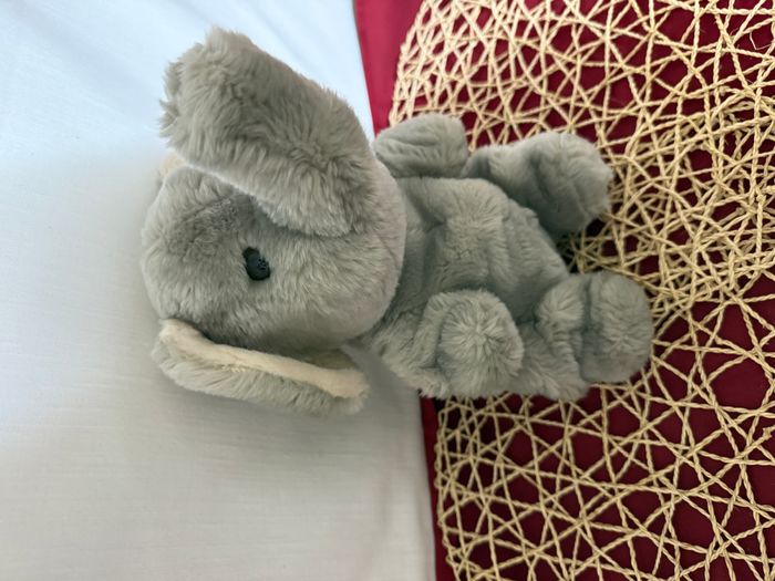 Peluche bébé éléphant. éléphant vintage