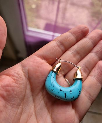 Boucles d'oreilles créoles CxL by Christian Lacroix Doré et bleu turquoise