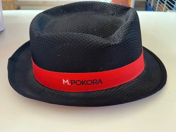 Chapeau m pokora