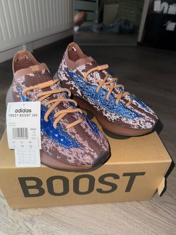 Basket Yeezy boost 380