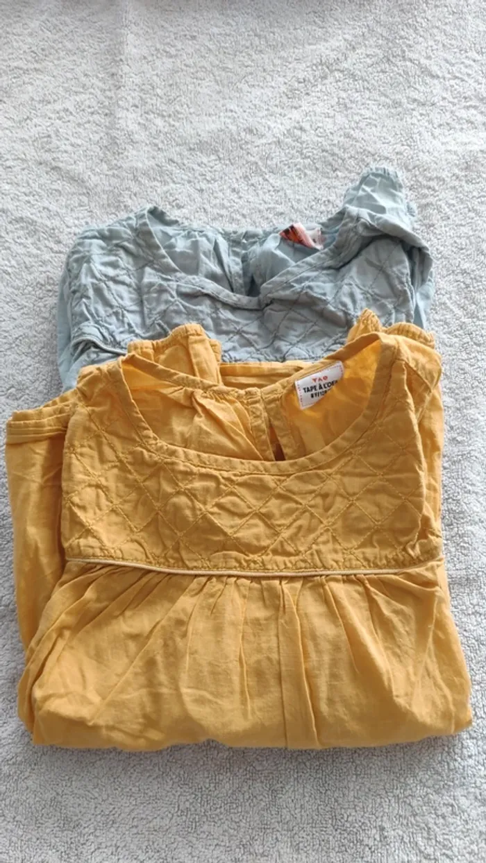 Lot de 2 blouses en 8 ans tape a l'oeil