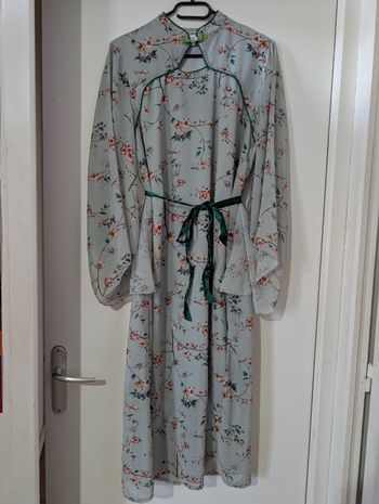 Robe chinoise fendue