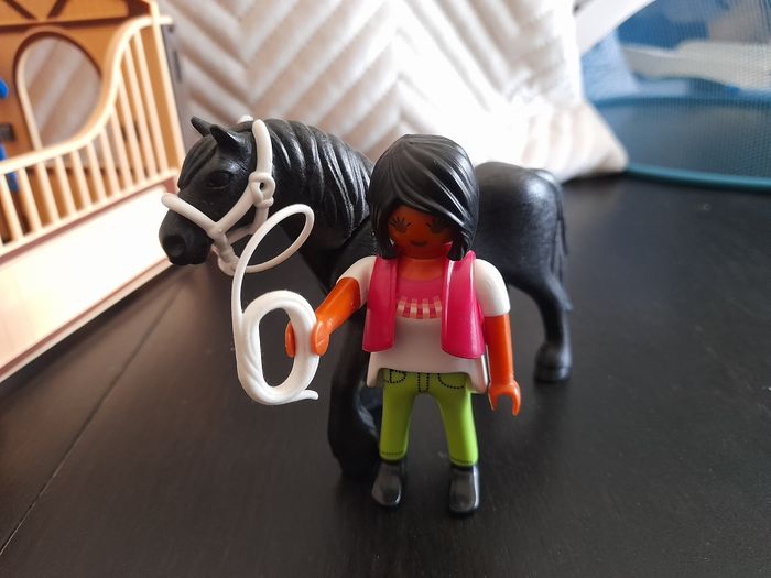 Playmobil 5519 Box cheval, cavalière et accessoires - photo numéro 5