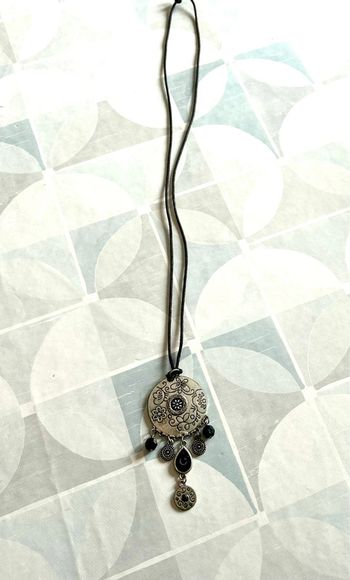 Collier femme - en bon état