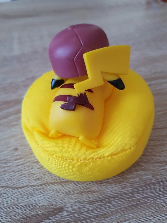 Figurine collection Pokémon sur son coussin - photo numéro 5