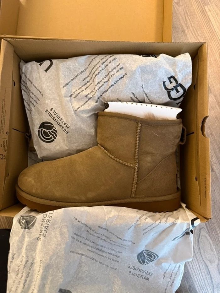 UGG Boots Classic Mini Chestnut taille : 39 - photo numéro 5