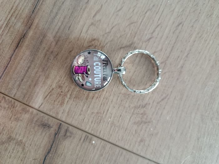 Porte clé J'peux pas j'ai couture
