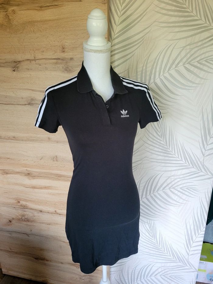 Jolie robe polo  Adidas taille XXS fille  soit 12 ans - photo numéro 3