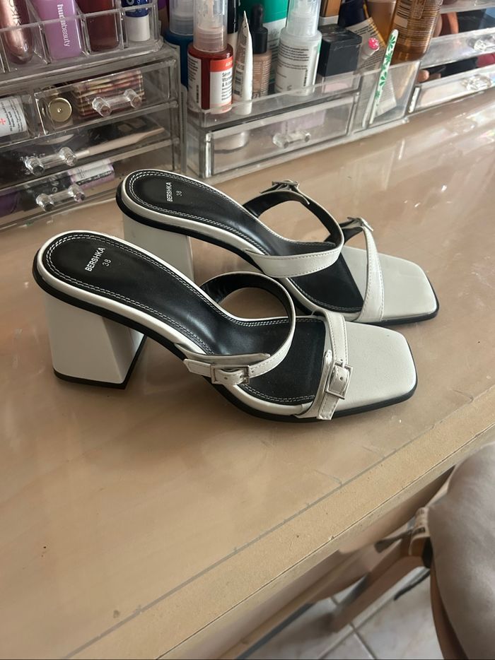 Talons blanc bershka - photo numéro 2