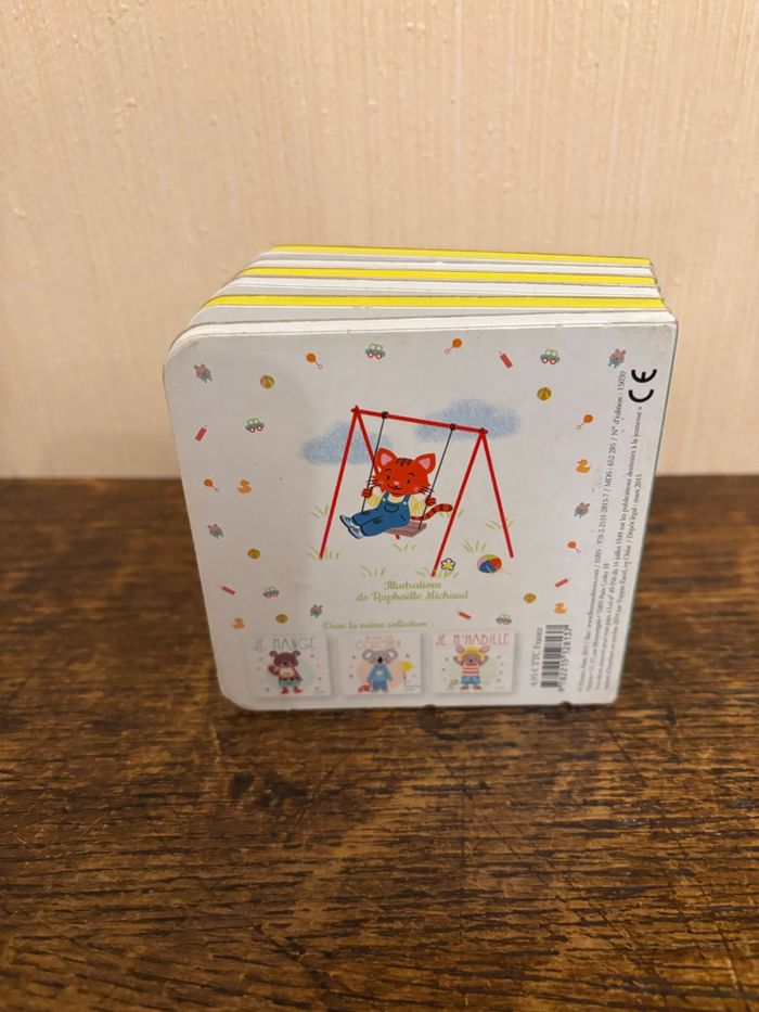 lot pour bébé  : Culbuto, musical, doudou marionnette et livre - photo numéro 8