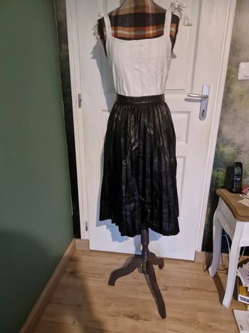 Jupe simili cuir plissée taille 40 primark noire