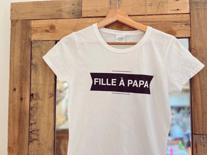 Tee-shirts femme « fille à papa »