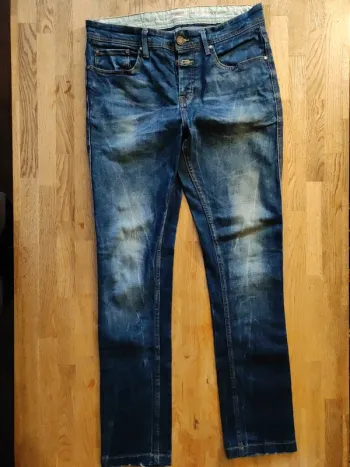 Jean Pull and Bear