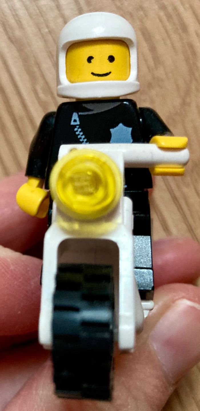 LEGO 6522 patrouille de police 1987 - photo numéro 7