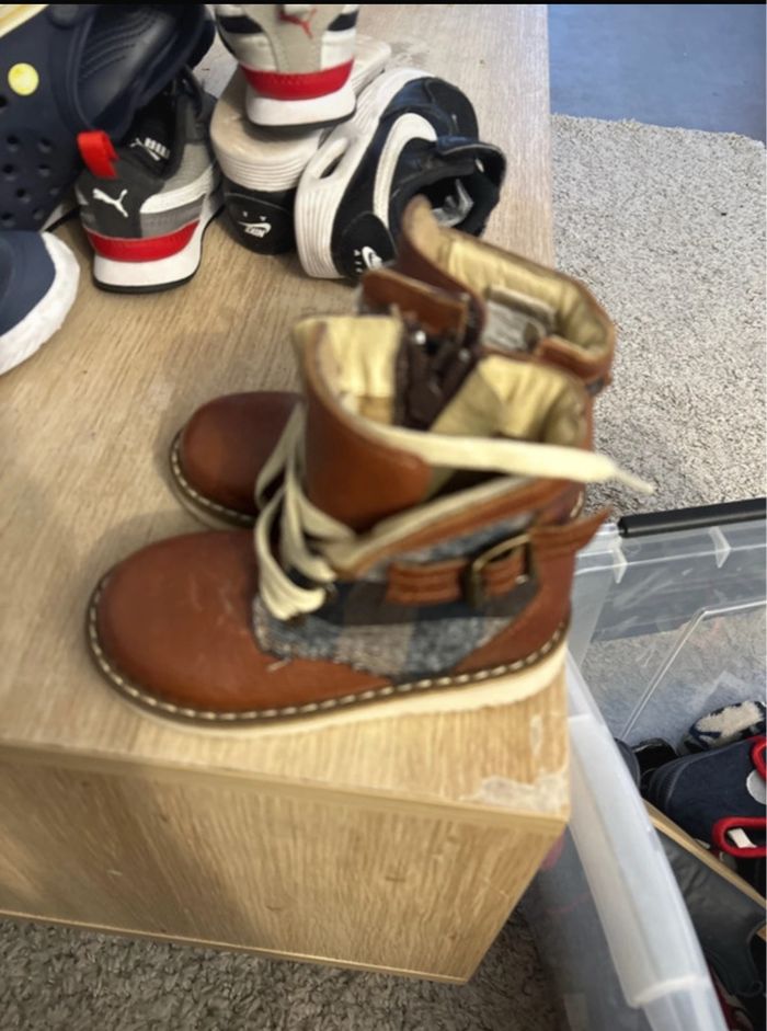 Chaussures de ville taille 23 - photo numéro 2