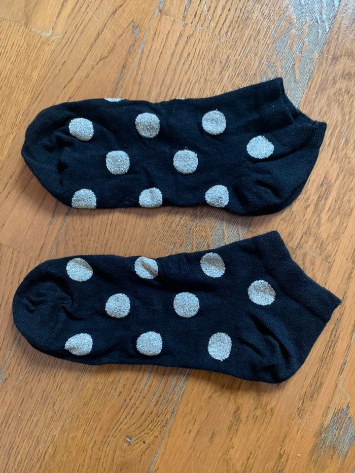 Chaussettes noires à pois dorés Yorn