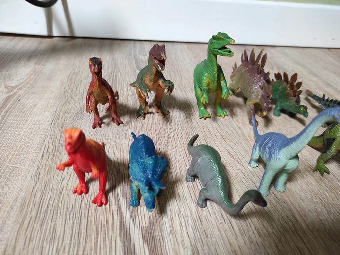 Lot dinosaures - photo numéro 2