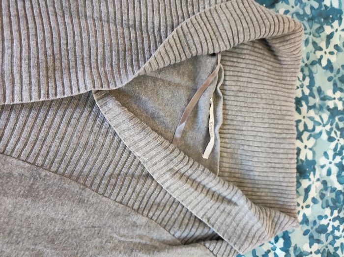 Haut gris sans manche joli col décolleté - photo numéro 3
