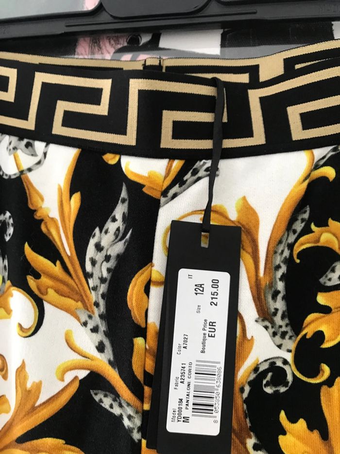 Bermuda large Versace 12 ans neuf - photo numéro 5