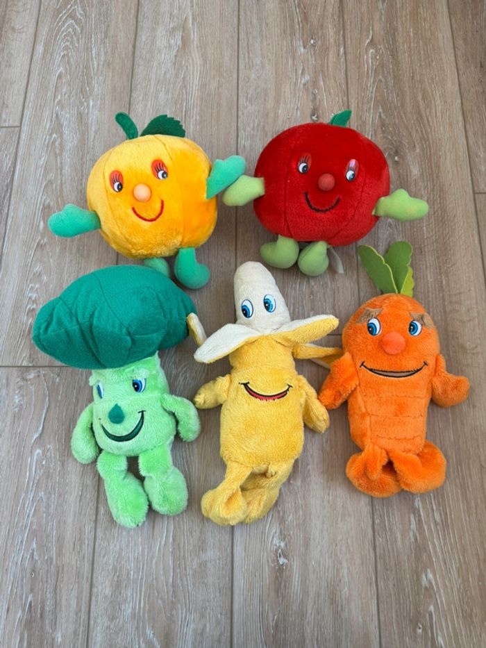 Lot peluches légumes et fruits