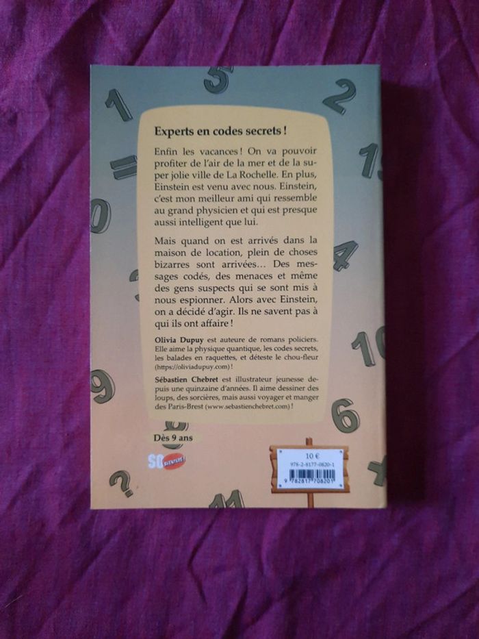 Livre L'espion qui habitait la Rochelle - photo numéro 2