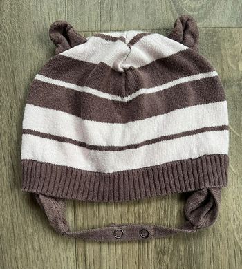 Bonnet avec cache oreilles et attache pression 47cm Orchestra