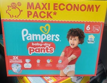 Couches pampers taille 6.