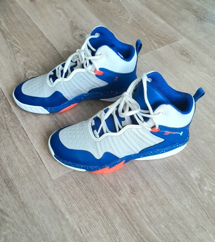 Chaussures de basket taille 38 - photo numéro 3