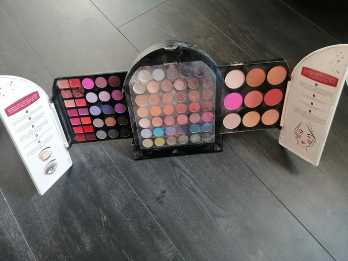 Palette maquillage - photo numéro 2