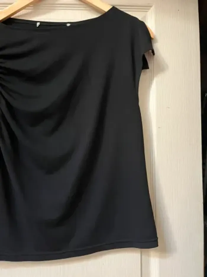 Top noir asymétrique  /très bon état - photo numéro 4